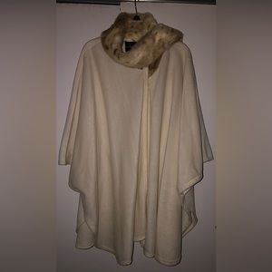 Faux fur collar cape, outdoor edition by parkhurst